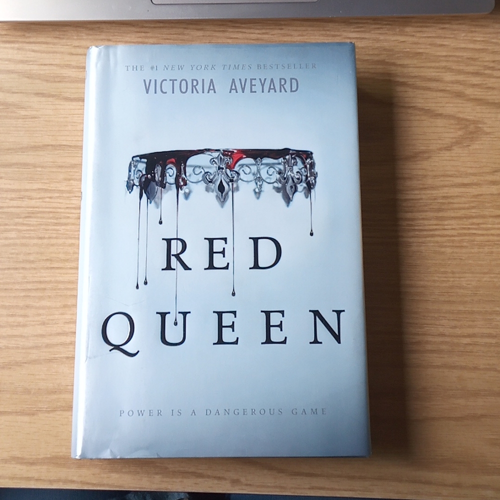 Red Queen by Victoria Aveyard